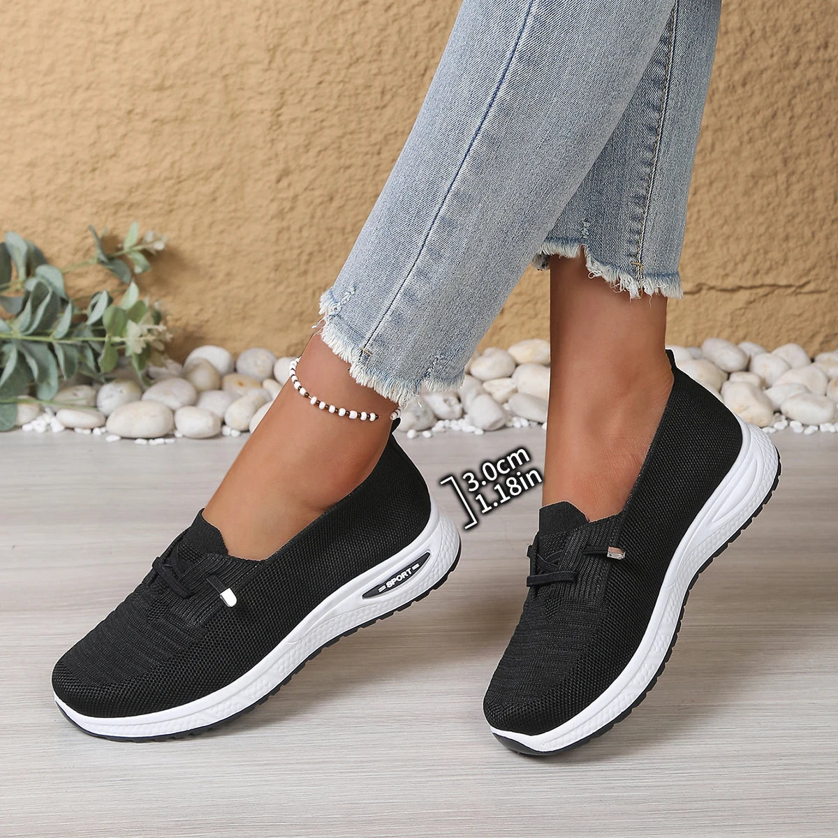 2026 Spring/Summer New Style Mesh Shoes, casual and fashionable, with soft sole and lightweight design, suitable for women.